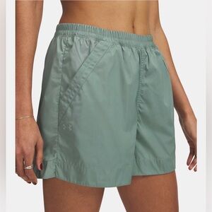 Under Armour UA Unstoppable Utility Shorts, Silica Green, Size M (NWT)